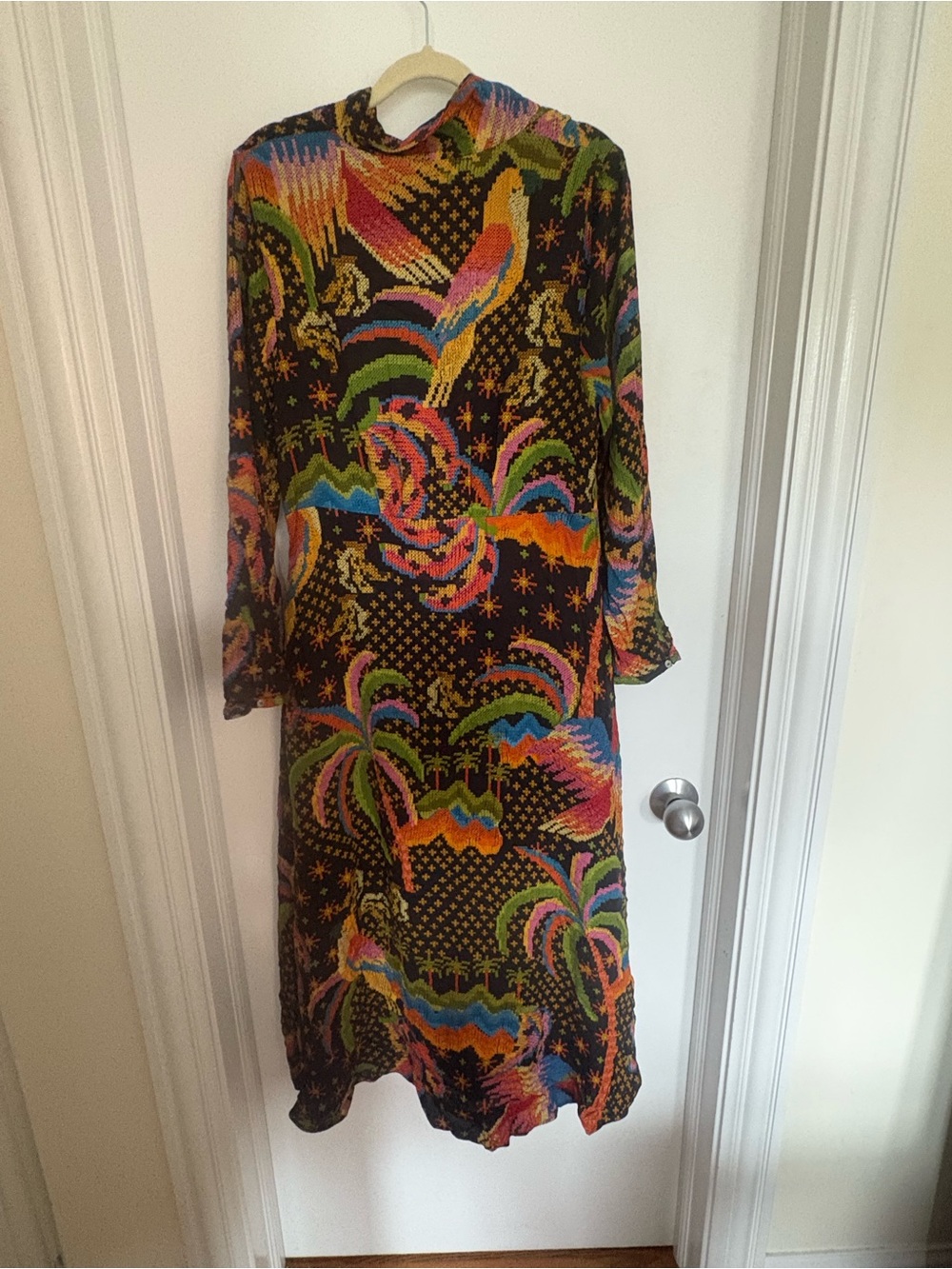 FARM Rio Black Macaw Island Abstract Midi Dress size Large NWT - Picture 7 of 12